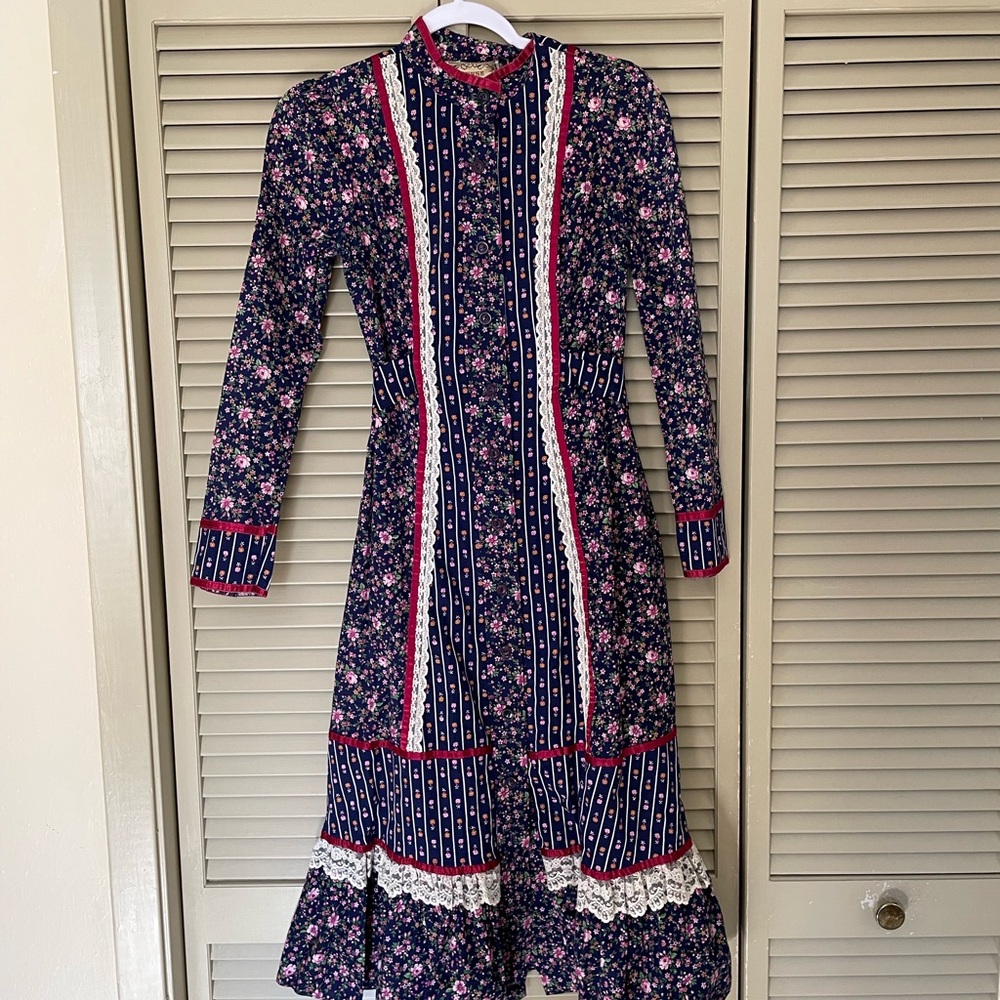 Gunne Sax Floral Long Sleeve Patchwork Calico Dress with Lace Trim